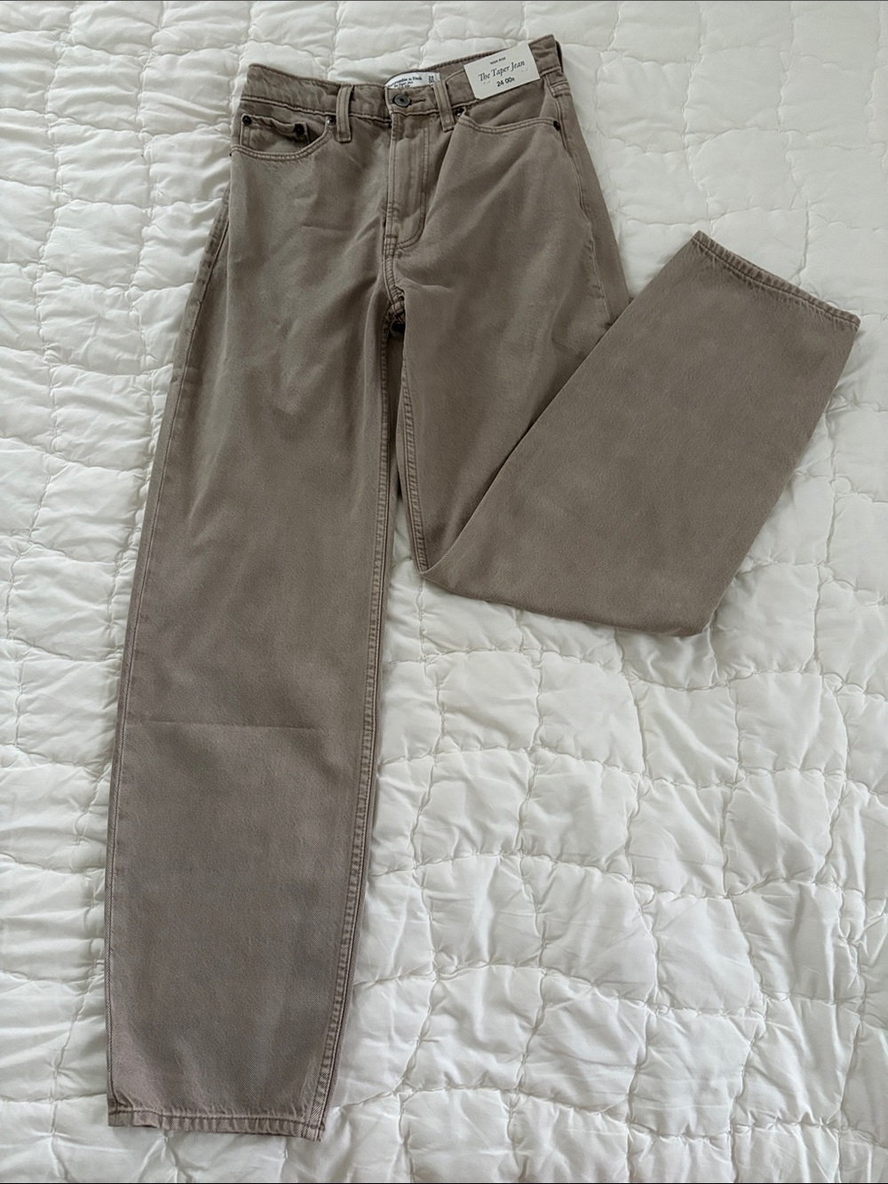 Abercrombie & Fitch High Rise - The Taper Jean in Taupe